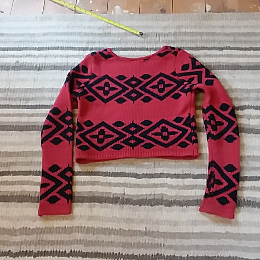 Red patterned sweater - Picture 3 of 4